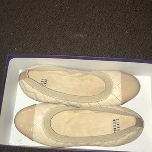 NEW NEVER WORN. Stuart Weitzman ballet flats